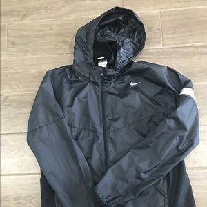 NIKE MENS VAPOR LIGHT WEIGHT RUNNING JACKET 465390